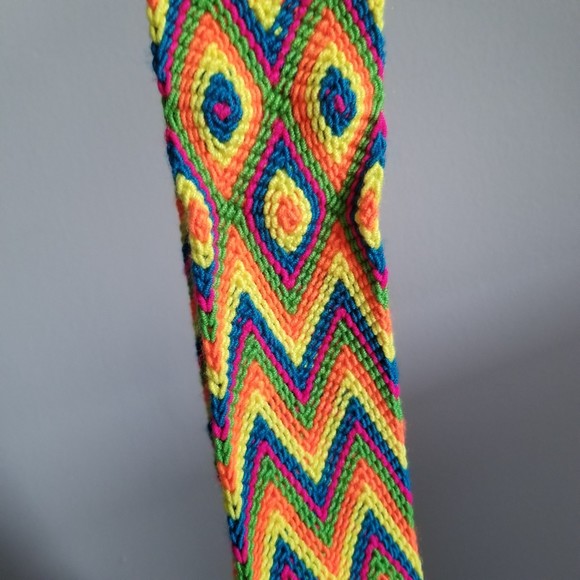 Mochilla Wayyu Handcrafted Woven Bucket Crossbody Bag Teal with Colorful Strap - Picture 8 of 13